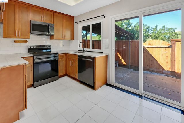 4006 Willow Pass Rd A, Concord, CA 94519