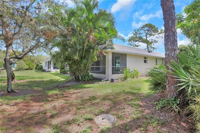 265 Lanchester CT 39, Naples, FL 34112