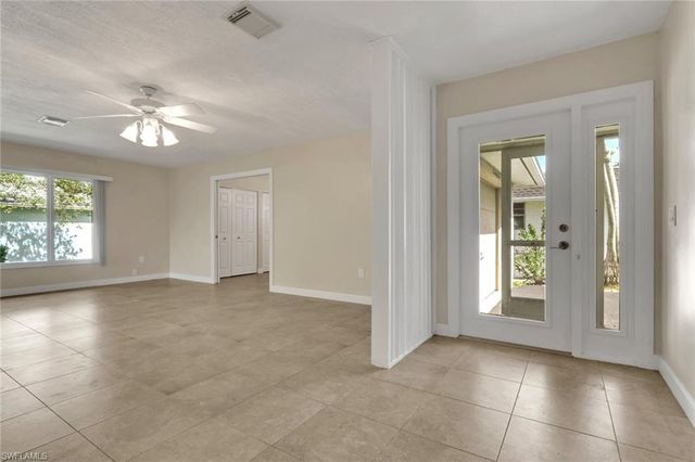 265 Lanchester CT 39, Naples, FL 34112