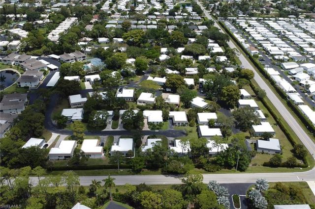 265 Lanchester CT 39, Naples, FL 34112
