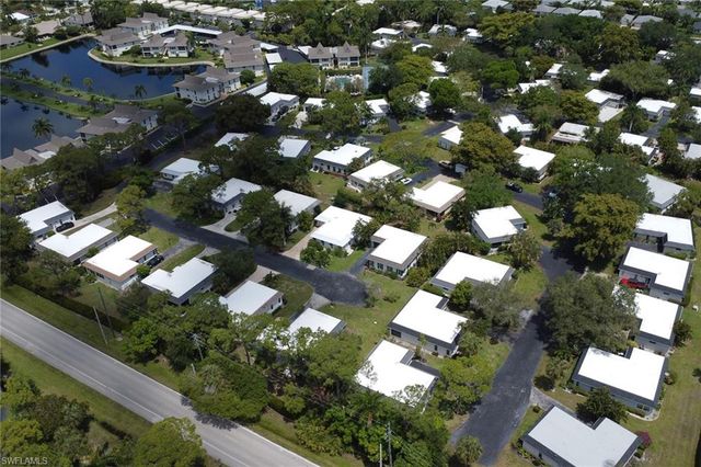 265 Lanchester CT 39, Naples, FL 34112