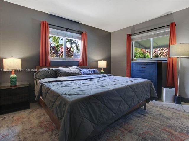 1561 NE 47th St, Oakland Park, FL 33334