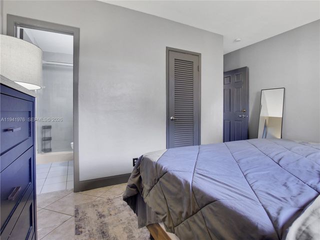 1561 NE 47th St, Oakland Park, FL 33334