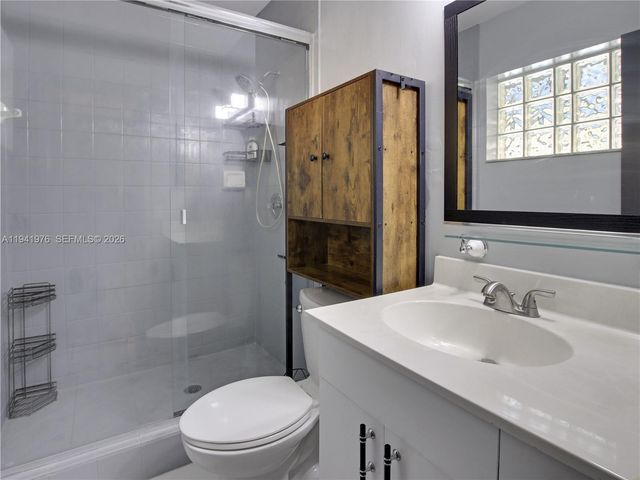 1561 NE 47th St, Oakland Park, FL 33334