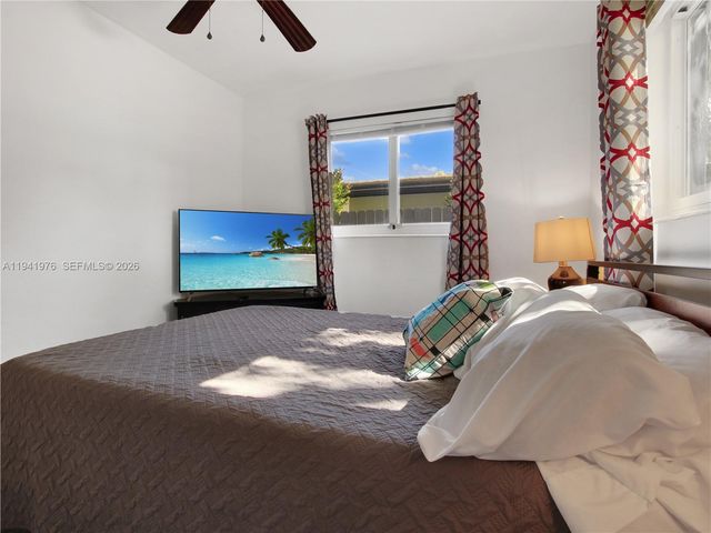 1561 NE 47th St, Oakland Park, FL 33334