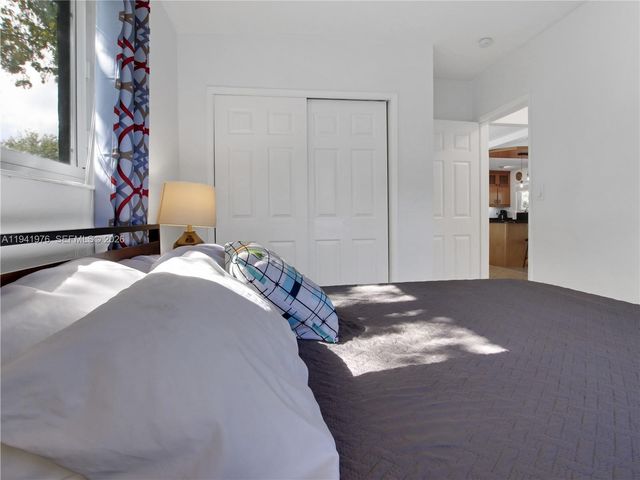 1561 NE 47th St, Oakland Park, FL 33334