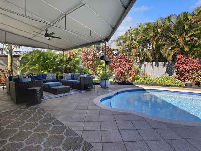 1561 NE 47th St, Oakland Park, FL 33334