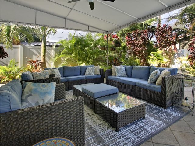 1561 NE 47th St, Oakland Park, FL 33334