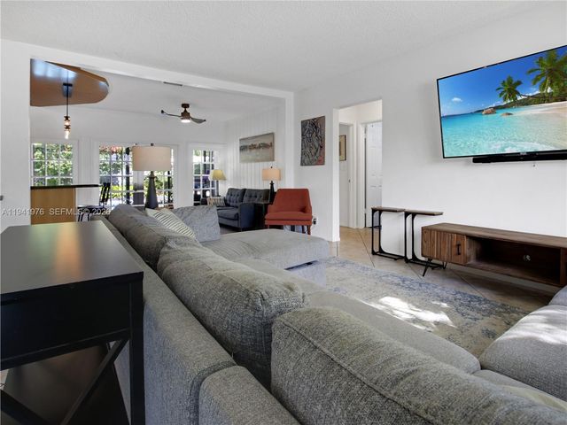 1561 NE 47th St, Oakland Park, FL 33334