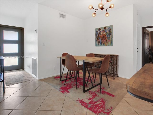 1561 NE 47th St, Oakland Park, FL 33334