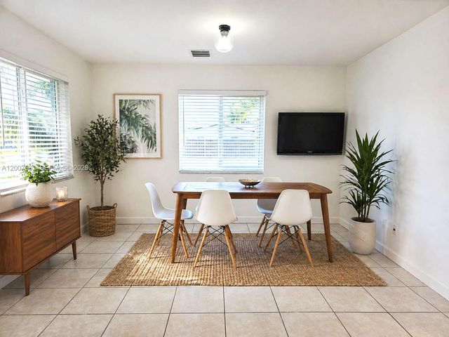 2111 N 26th Ave N, Hollywood, FL 33020