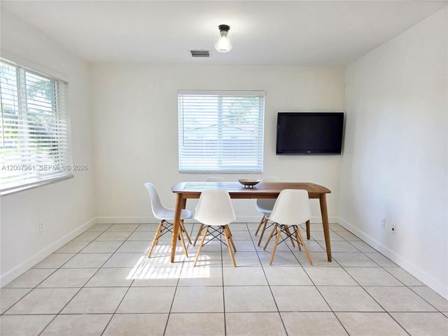 2111 N 26th Ave N, Hollywood, FL 33020