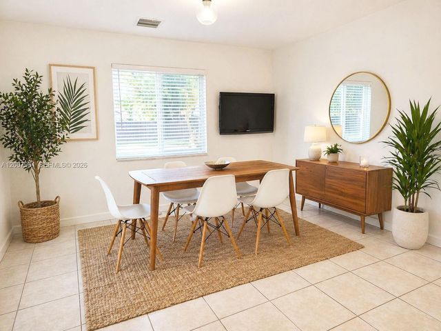 2111 N 26th Ave N, Hollywood, FL 33020