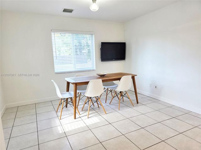 2111 N 26th Ave N, Hollywood, FL 33020