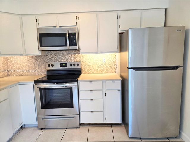 2111 N 26th Ave N, Hollywood, FL 33020