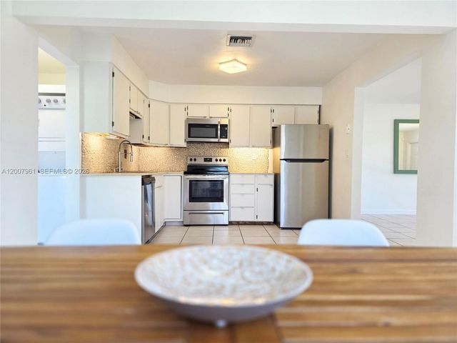 2111 N 26th Ave N, Hollywood, FL 33020