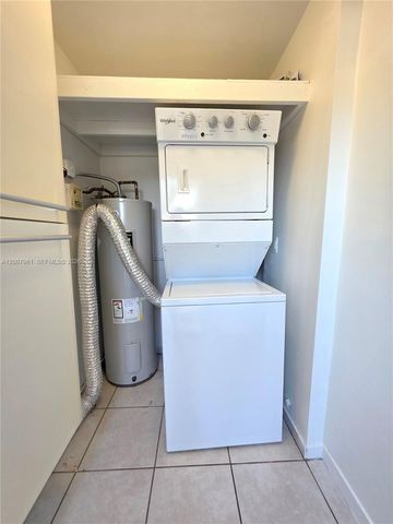 2111 N 26th Ave N, Hollywood, FL 33020