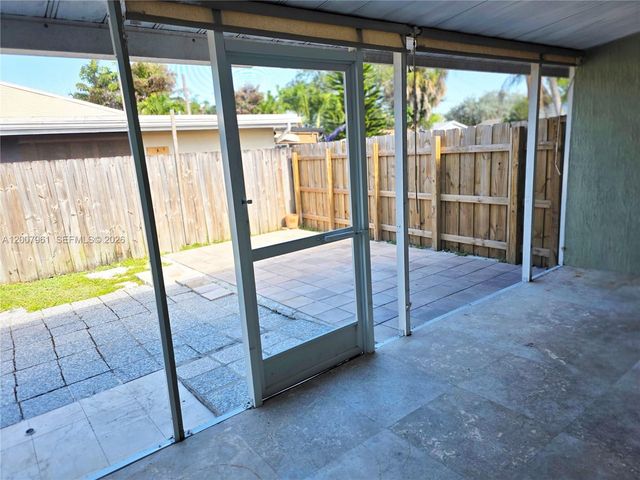 2111 N 26th Ave N, Hollywood, FL 33020