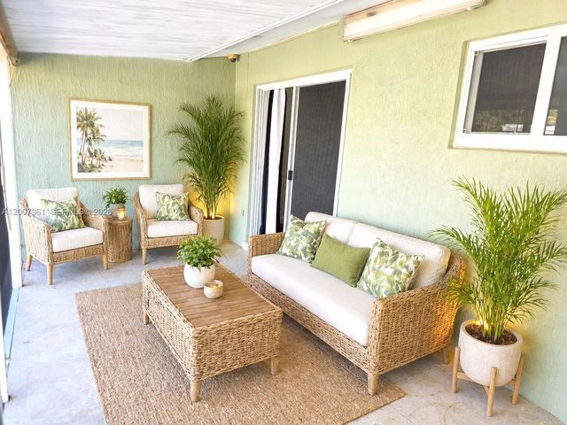 2111 N 26th Ave N, Hollywood, FL 33020