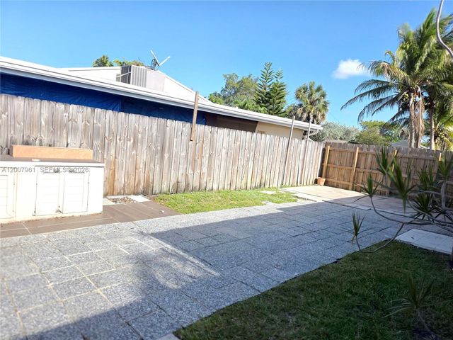2111 N 26th Ave N, Hollywood, FL 33020