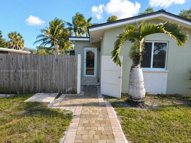 2111 N 26th Ave N, Hollywood, FL 33020