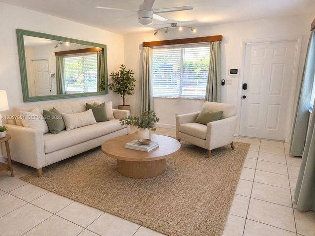 2111 N 26th Ave N, Hollywood, FL 33020