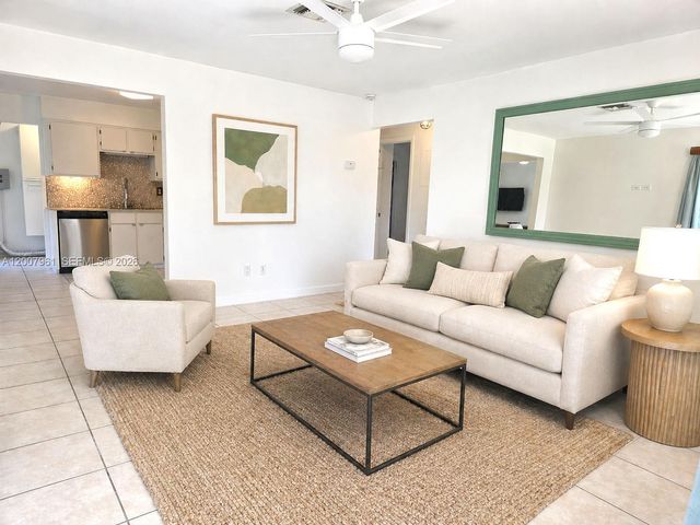 2111 N 26th Ave N, Hollywood, FL 33020