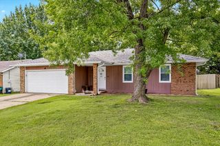 3849 South Leawood Avenue, Springfield, MO 65807