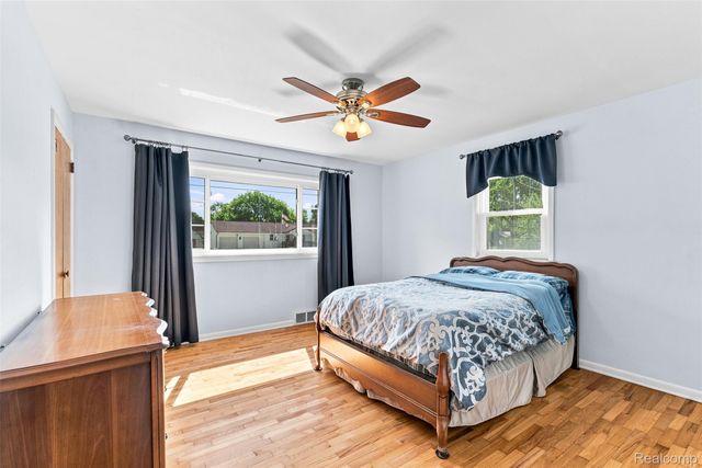 2175 Cashin Street, Burton, MI 48509