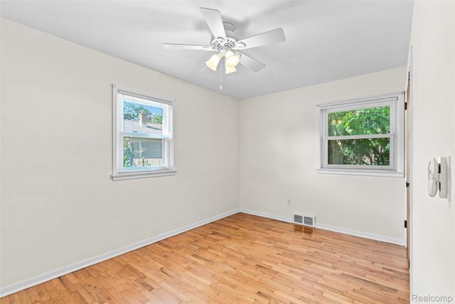 2175 Cashin Street, Burton, MI 48509