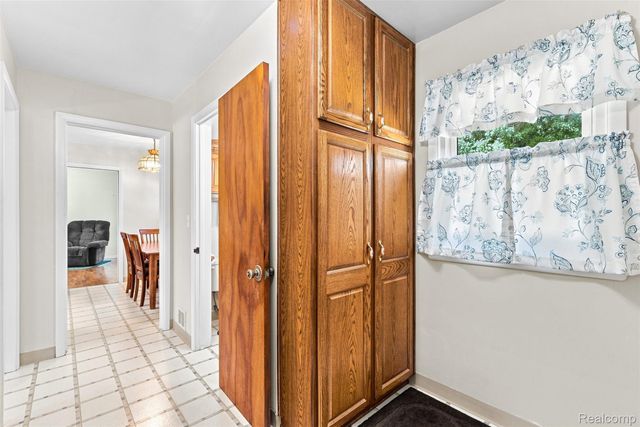 2175 Cashin Street, Burton, MI 48509