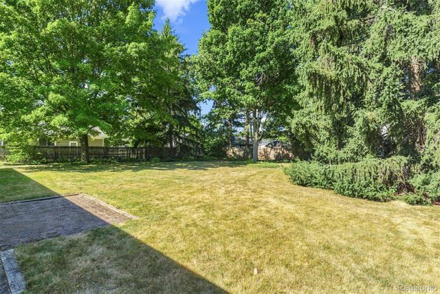 2175 Cashin Street, Burton, MI 48509