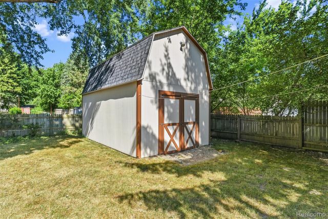2175 Cashin Street, Burton, MI 48509