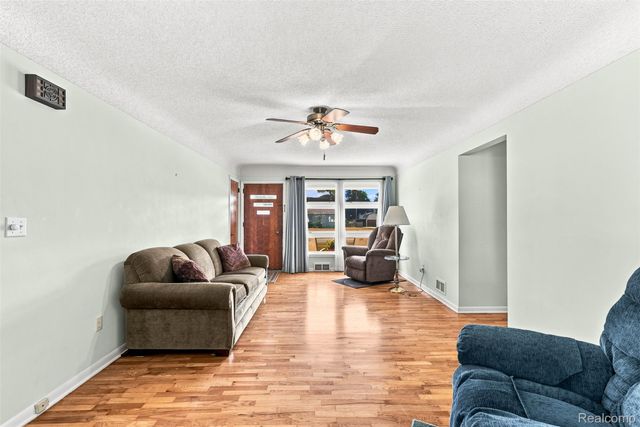 2175 Cashin Street, Burton, MI 48509