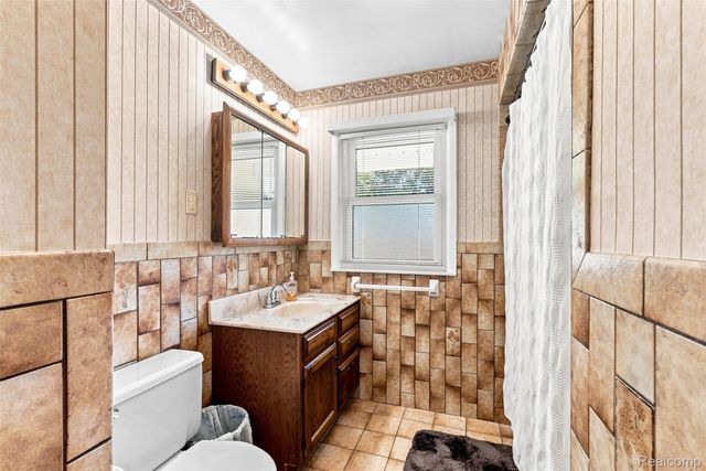 2175 Cashin Street, Burton, MI 48509