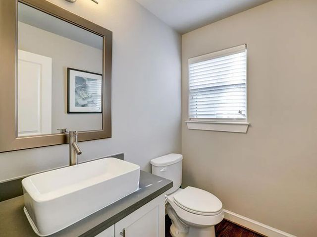 870 Wakefield Drive B, Houston, TX 77018