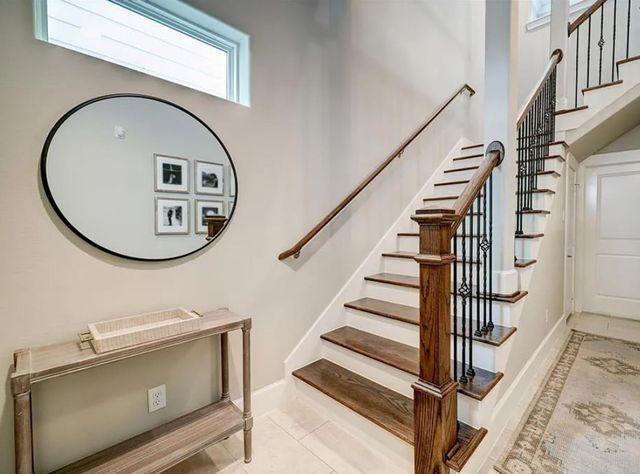 870 Wakefield Drive B, Houston, TX 77018