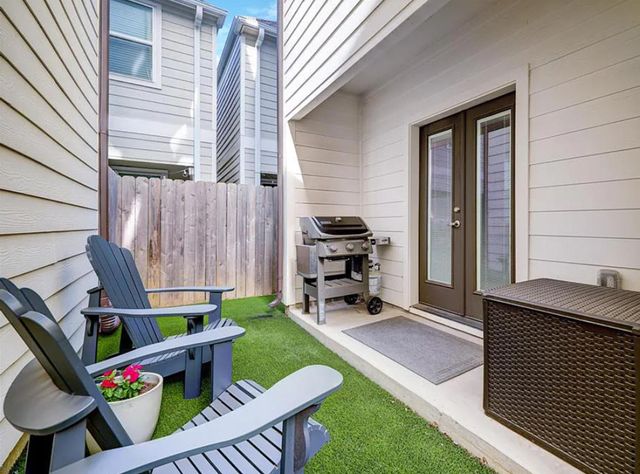 870 Wakefield Drive B, Houston, TX 77018