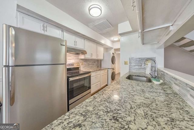 1313 Surrey Lane SW, Marietta, GA 30008