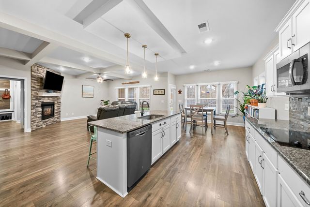 276 Bluebriar Trce, Clarksville, TN 37043