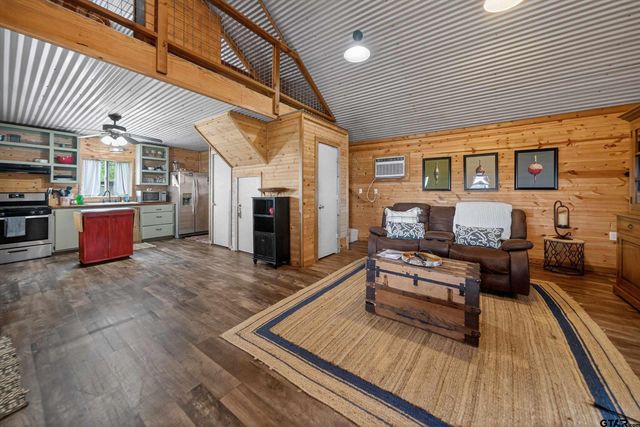 22168 Sportsman's Dr, Chandler, TX 75758