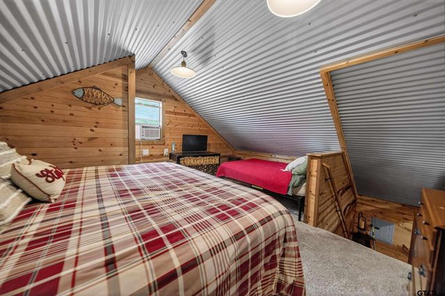 22168 Sportsman's Dr, Chandler, TX 75758