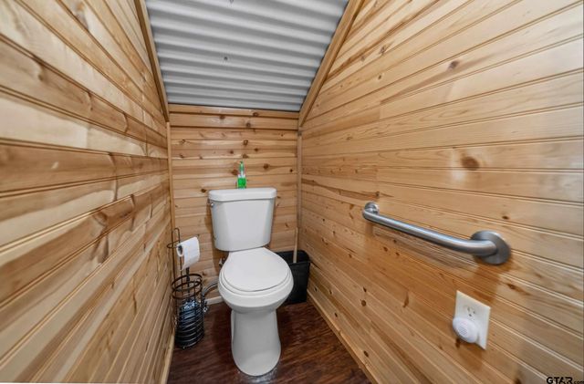 22168 Sportsman's Dr, Chandler, TX 75758