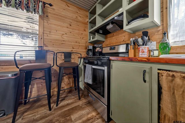 22168 Sportsman's Dr, Chandler, TX 75758