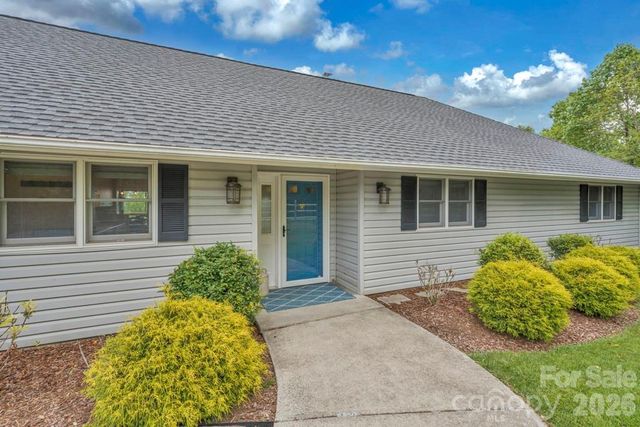 784 Alpine Drive, Seven Devils, NC 28604