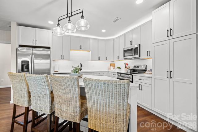 784 Alpine Drive, Seven Devils, NC 28604