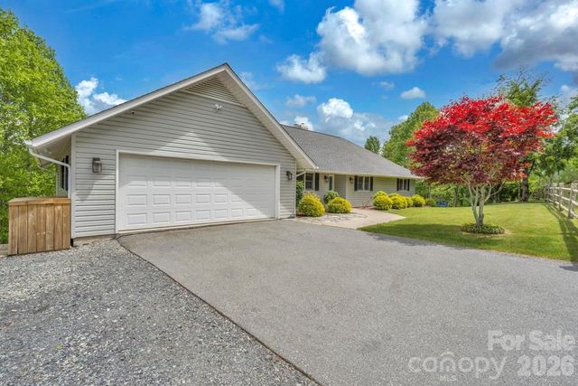 784 Alpine Drive, Seven Devils, NC 28604