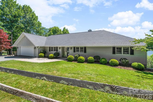 784 Alpine Drive, Seven Devils, NC 28604