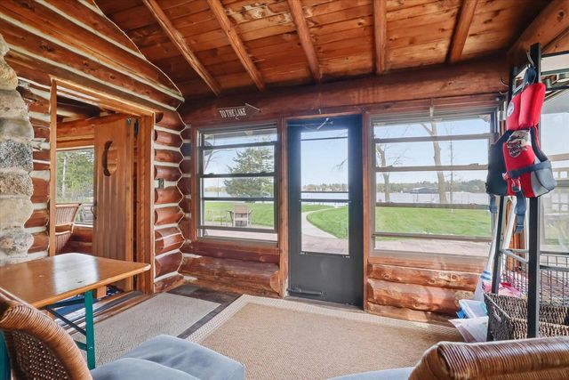 W322N7526 Reddelien ROAD, Hartland, WI 53029