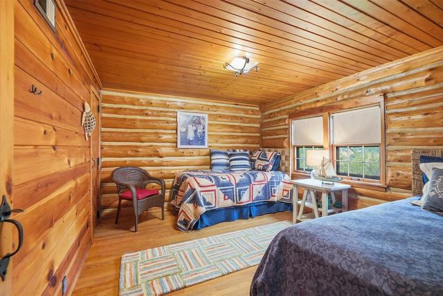 W322N7526 Reddelien ROAD, Hartland, WI 53029